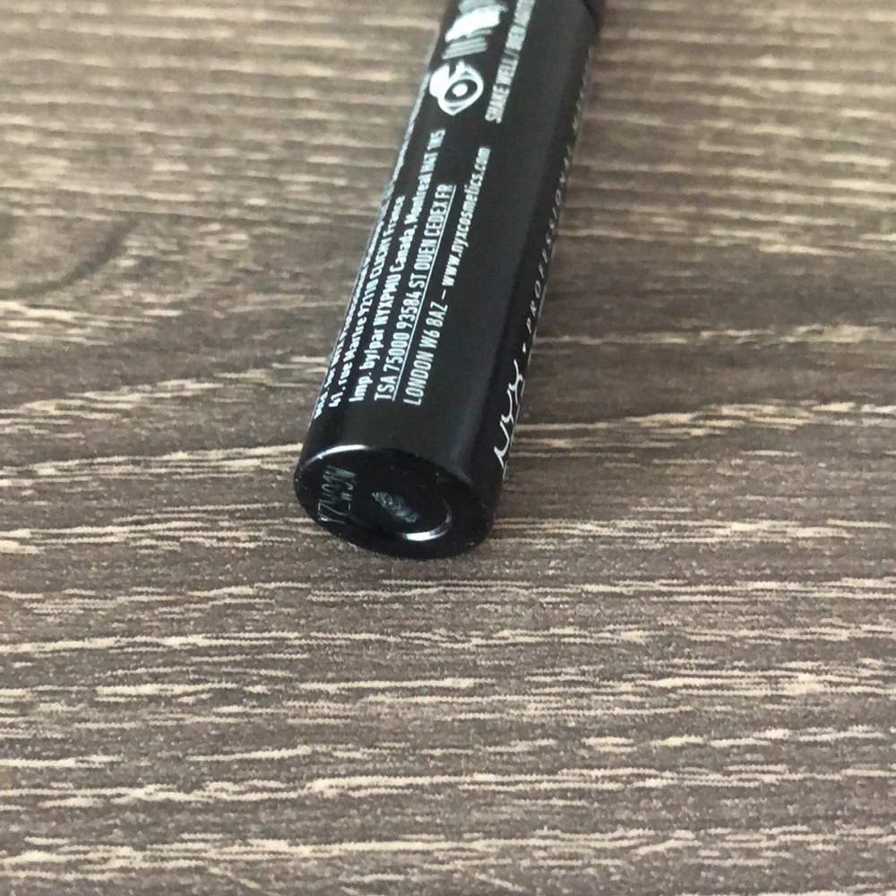 ❤️$6 NWT Vivid Matte Black Eyeliner 2ml